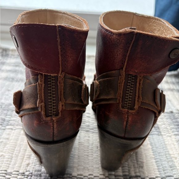 Freebird by Steven Cream Leather Interior - Picture 5 of 8